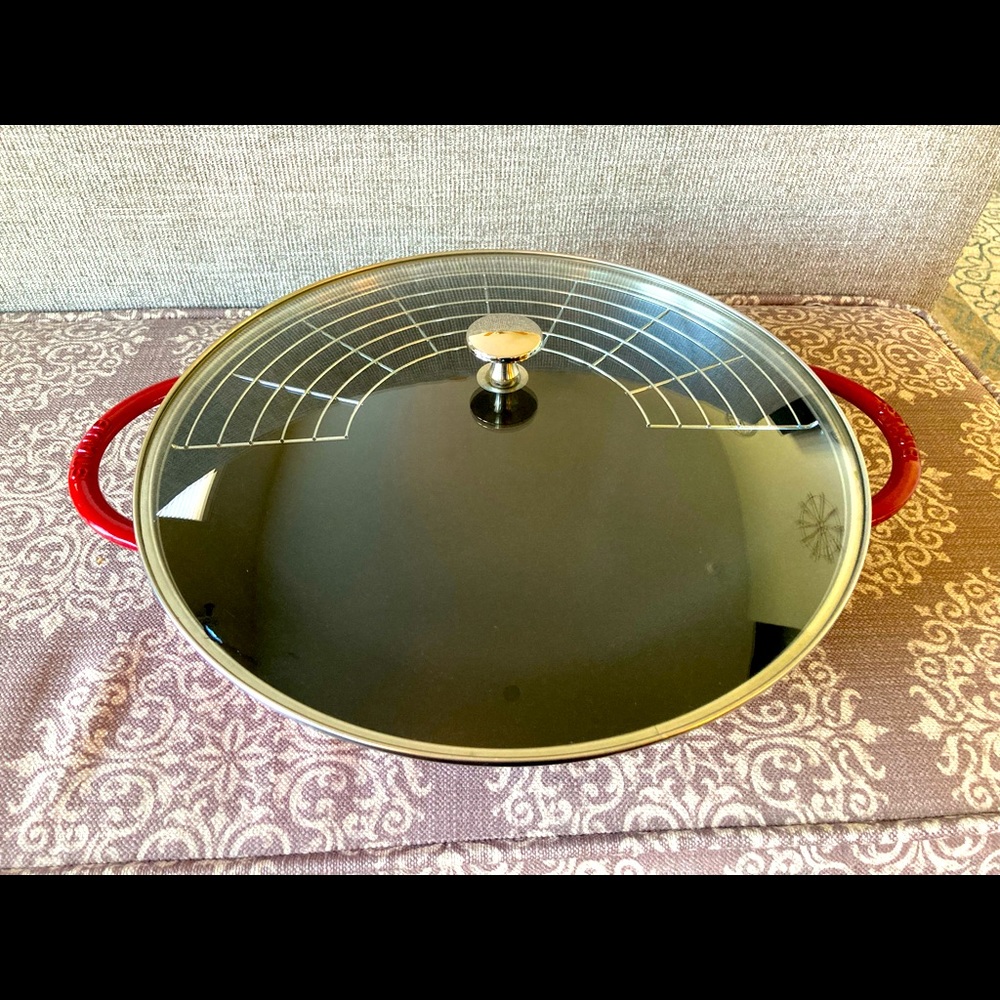Staub wok in Cherry Red - Picture 2 of 4